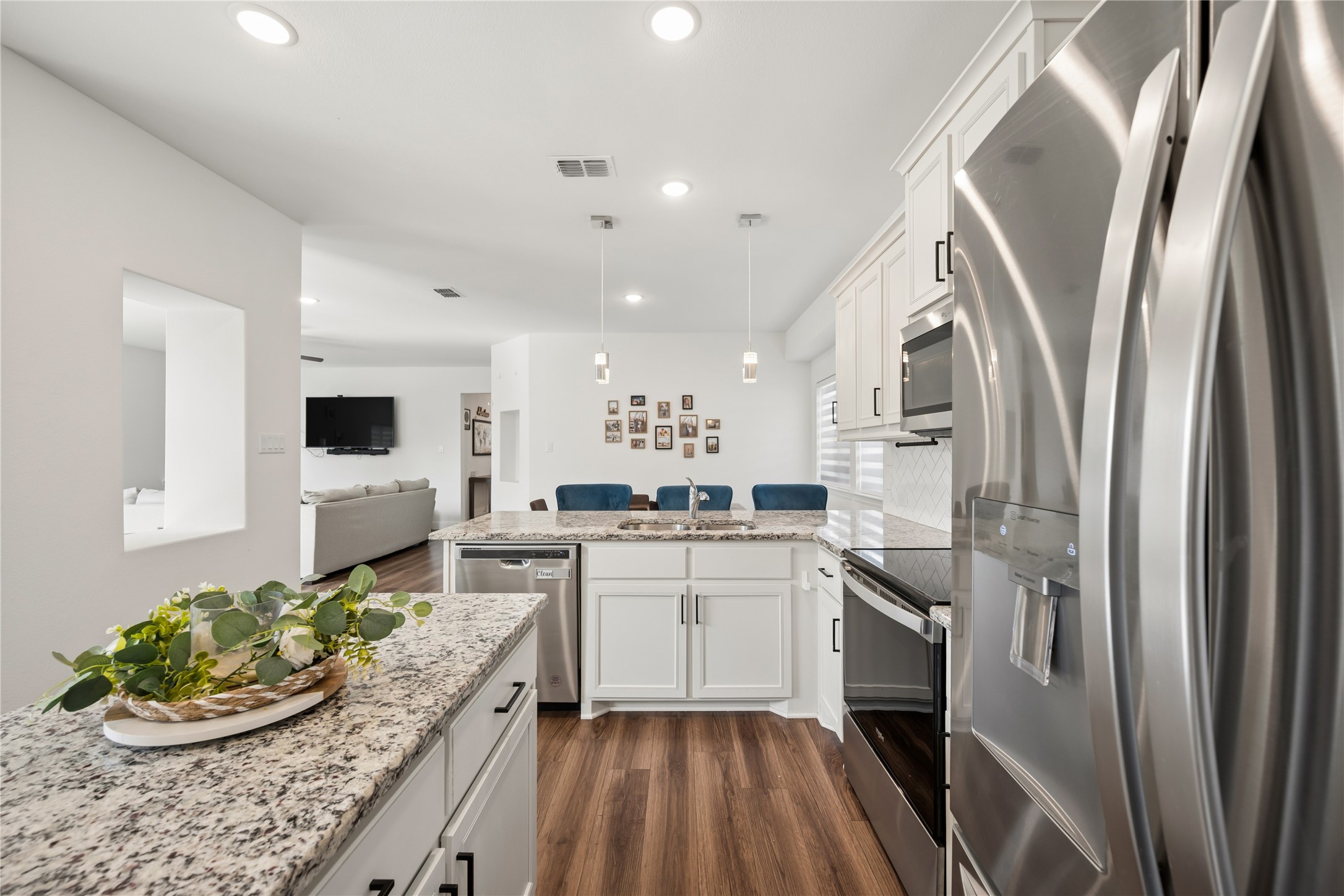 916 Crockett Street Aubrey TX 76227