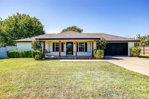 1304 S Louisiana Street Grandview TX 76050
