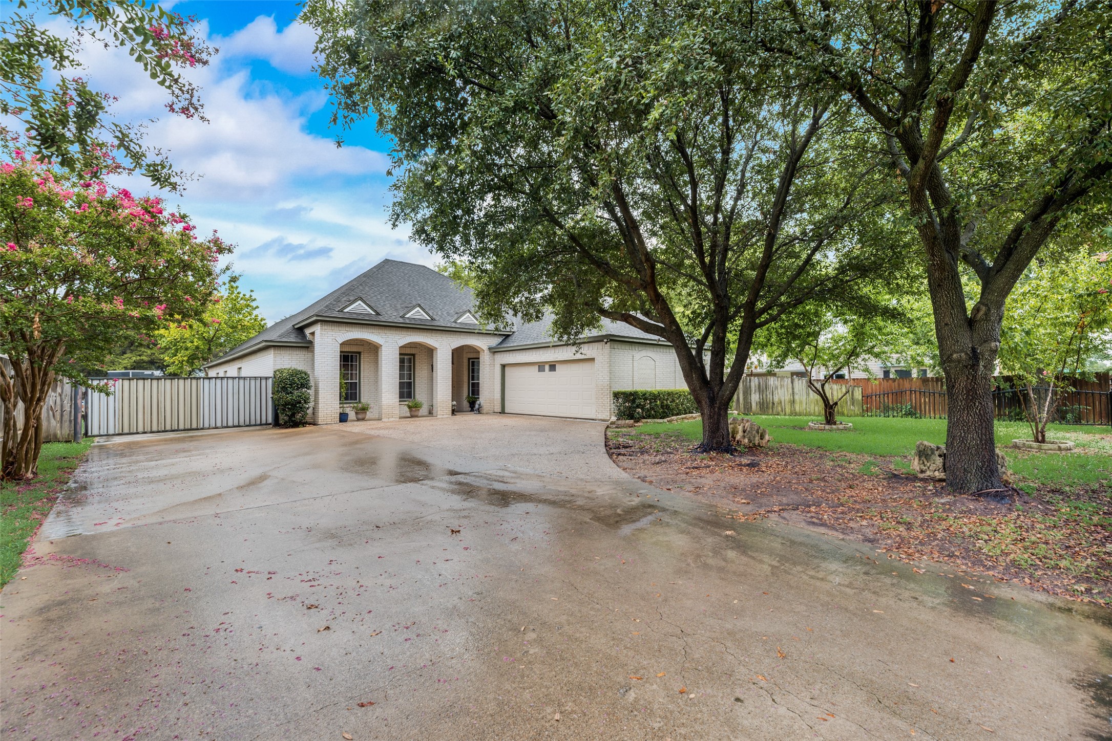 2704 Aspen Drive Dallas TX 75227