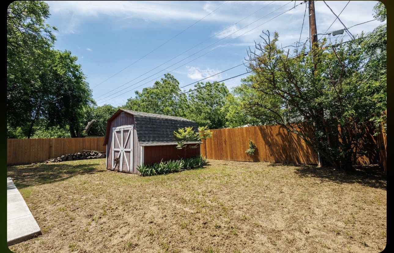 852 Odie Drive White Settlement TX 76108