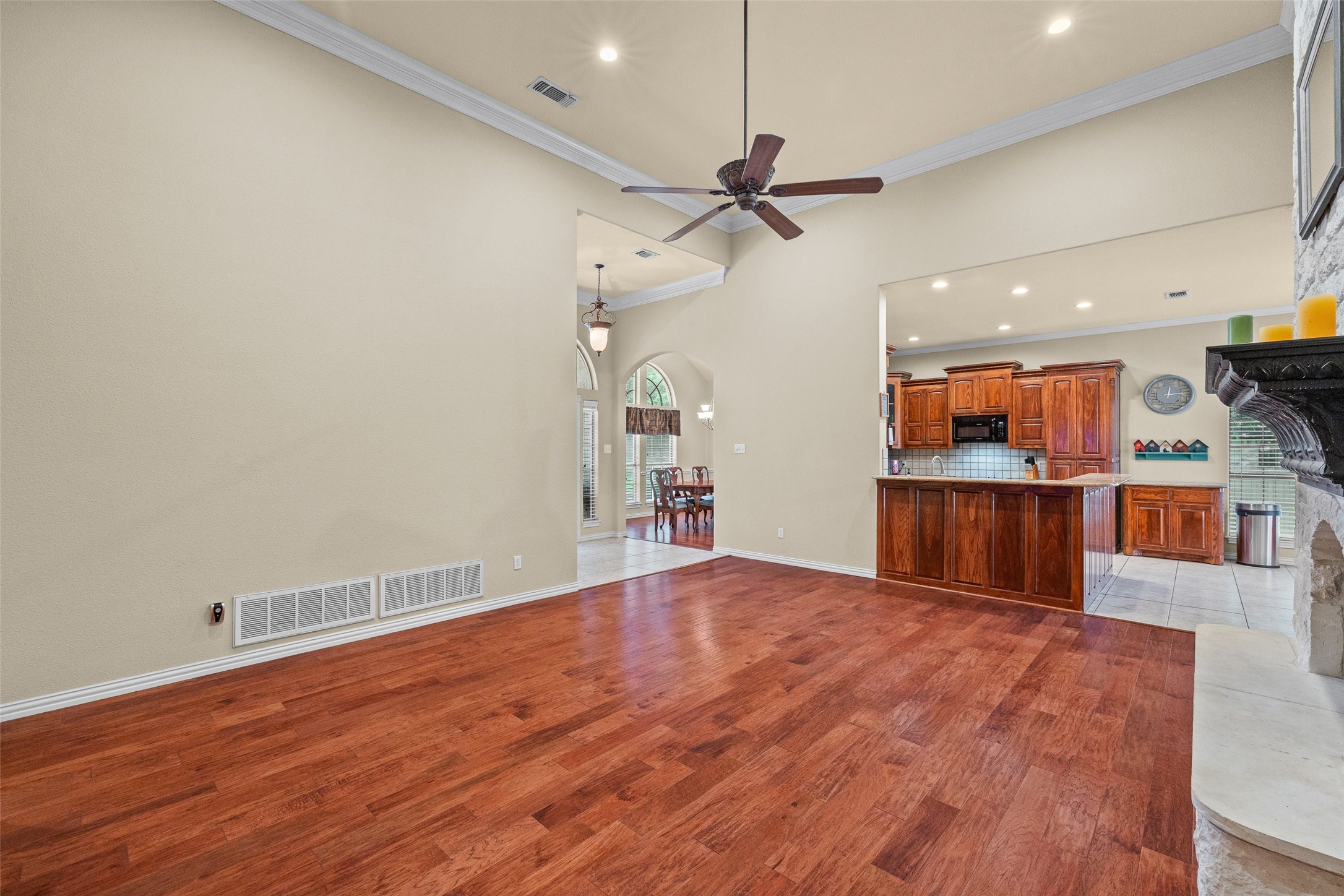 6705 Forest Oaks Court Granbury TX 76049