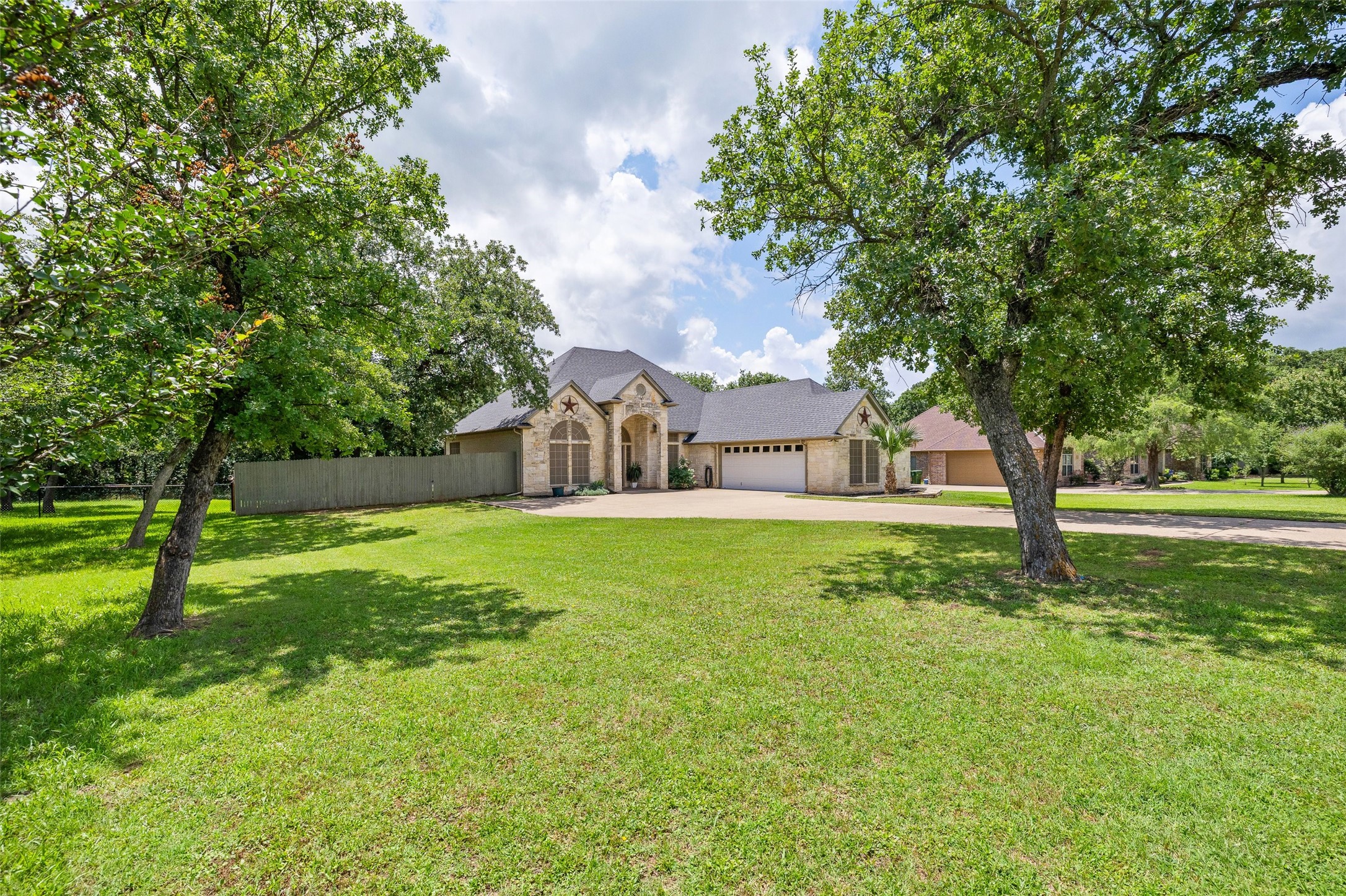 6705 Forest Oaks Court Granbury TX 76049
