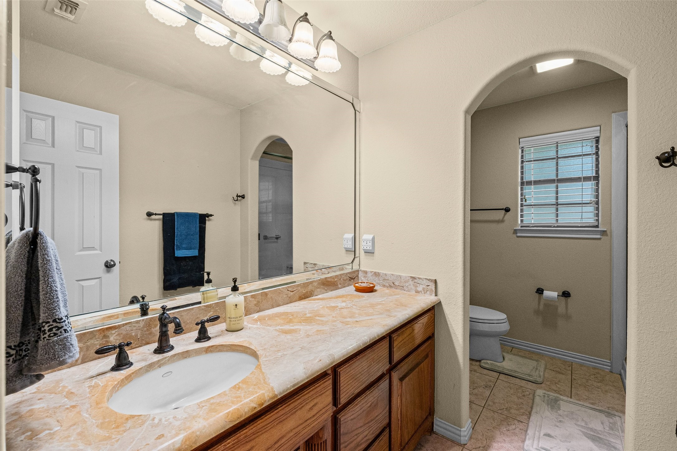 6705 Forest Oaks Court Granbury TX 76049