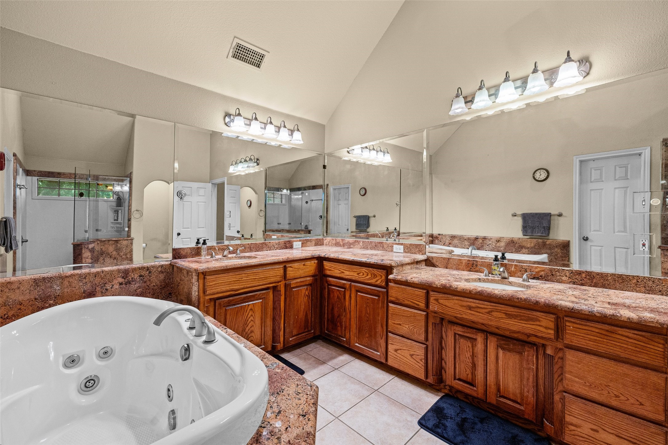 6705 Forest Oaks Court Granbury TX 76049