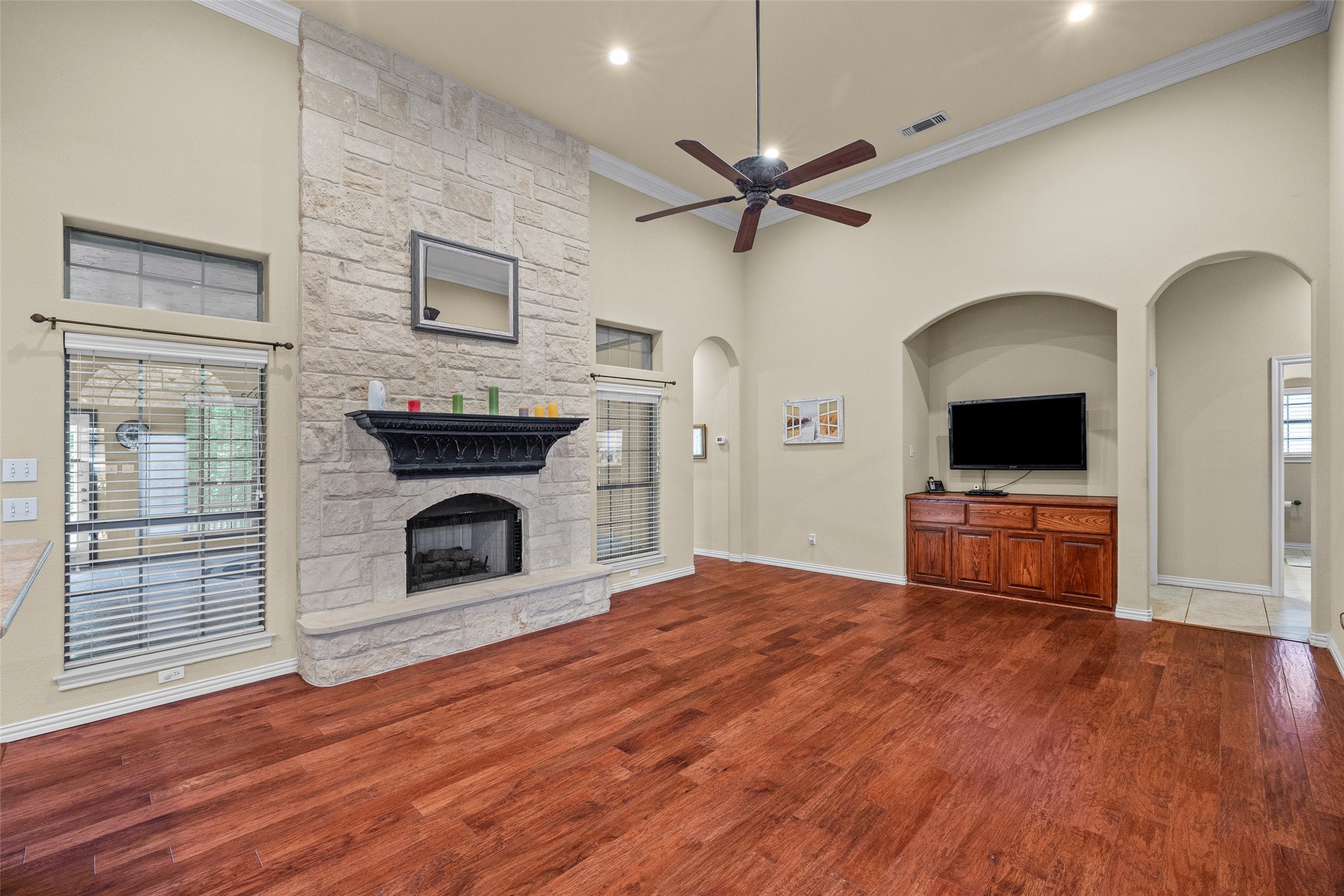 6705 Forest Oaks Court Granbury TX 76049