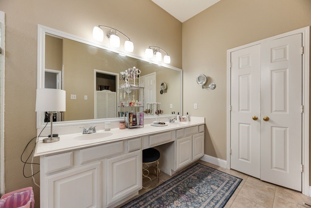 3205 Cape Cod Court Arlington TX 76017