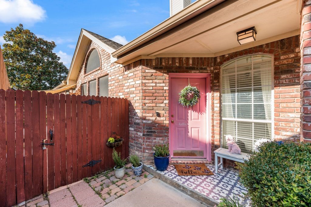 3205 Cape Cod Court Arlington TX 76017