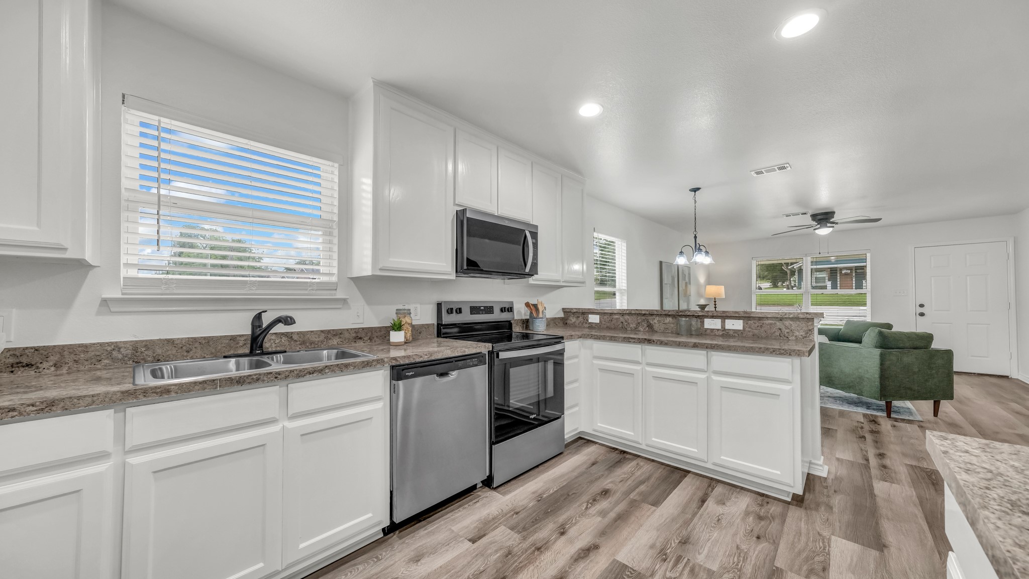 1415 N Elm Street Weatherford TX 76086