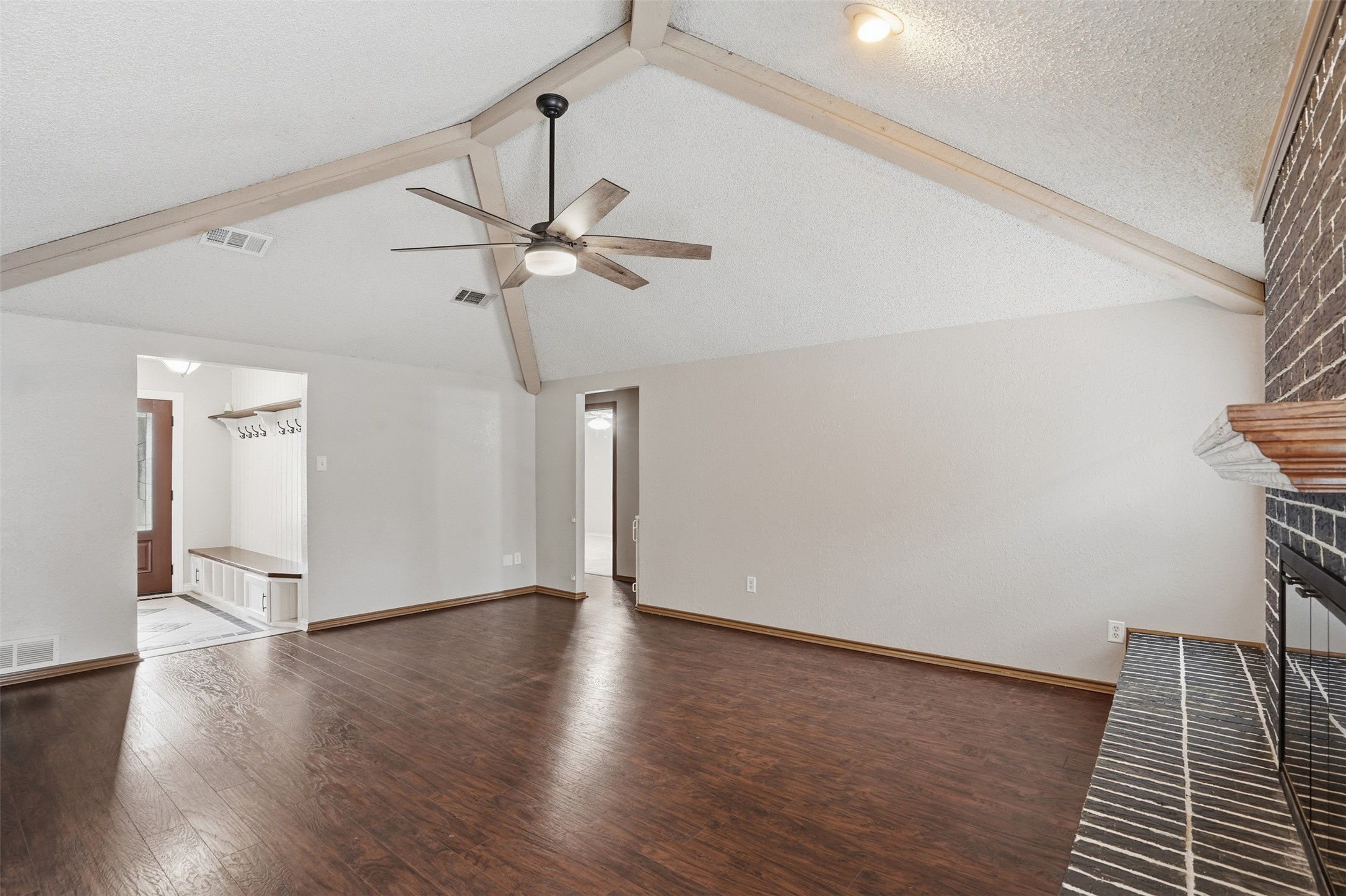 5909 Mission Ridge Drive Arlington TX 76016