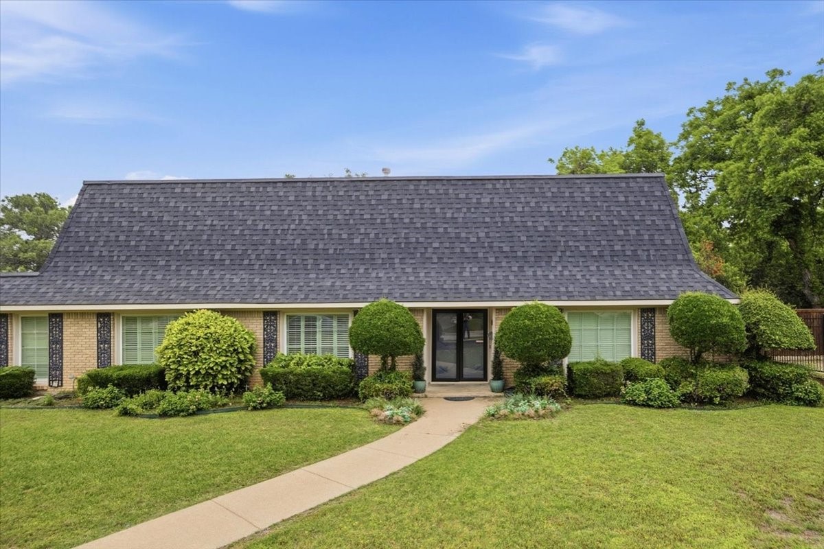 4017 Hildring Drive E Fort Worth TX 76109