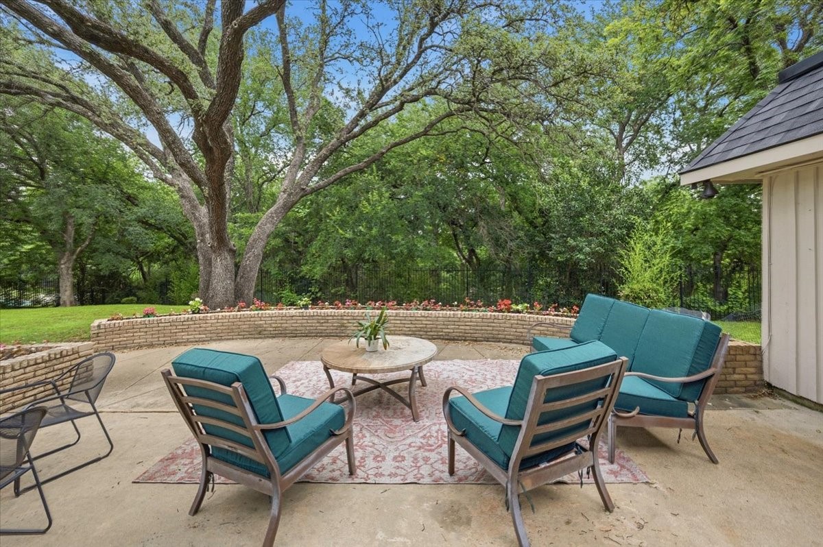 4017 Hildring Drive E Fort Worth TX 76109