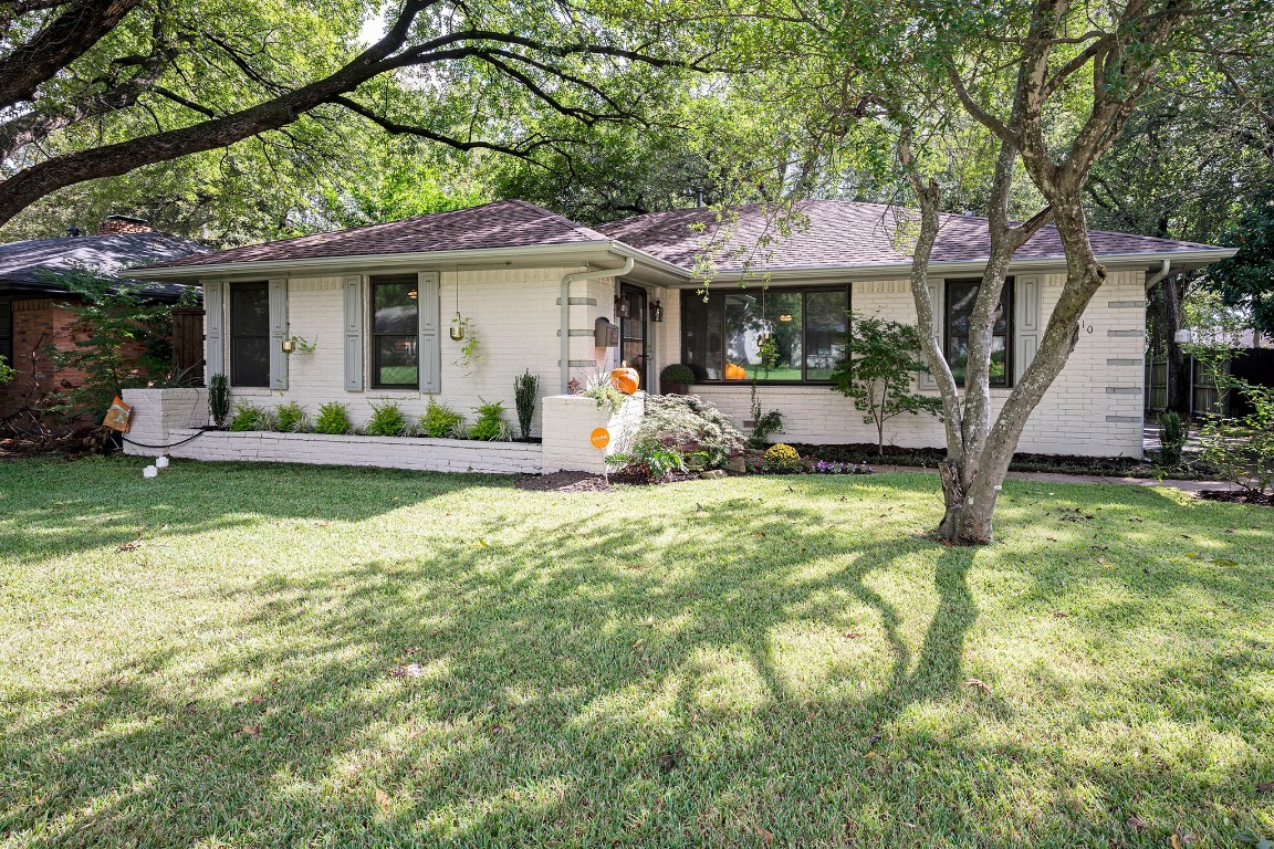 9810 Shadydale Lane Dallas TX 75238