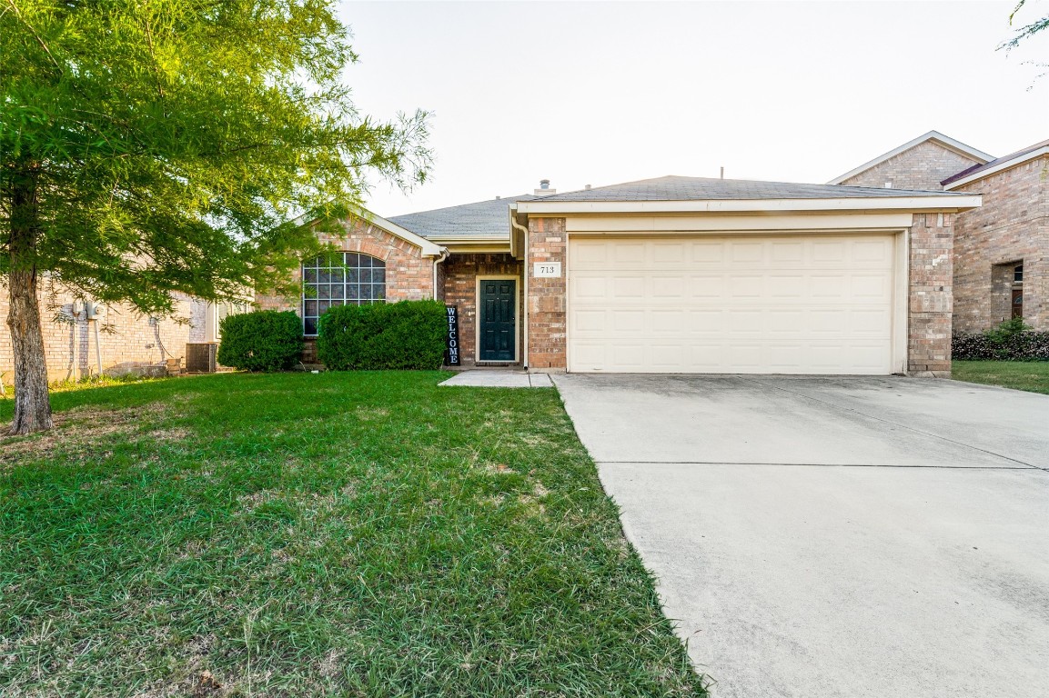 713 Loftin Street Crowley TX 76036