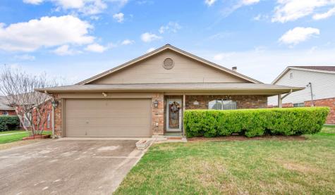 817 Carrington Drive Arlington TX 76001