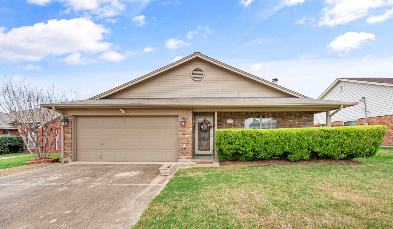 817 Carrington Drive Arlington TX 76001