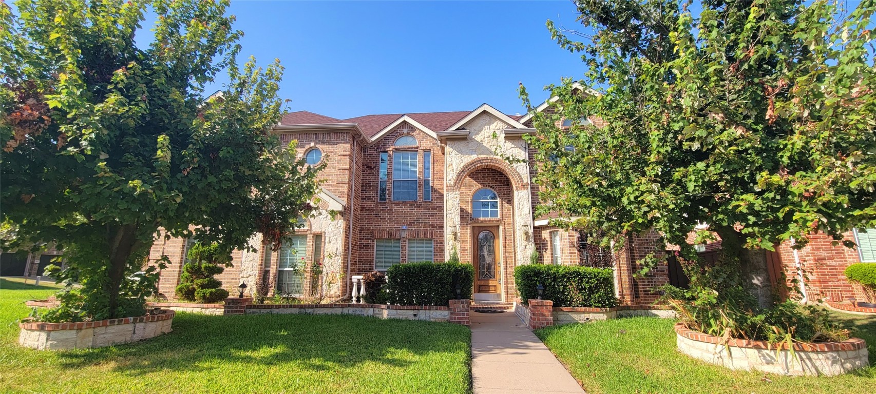 2652 Excalibur Drive Grand Prairie TX 75052