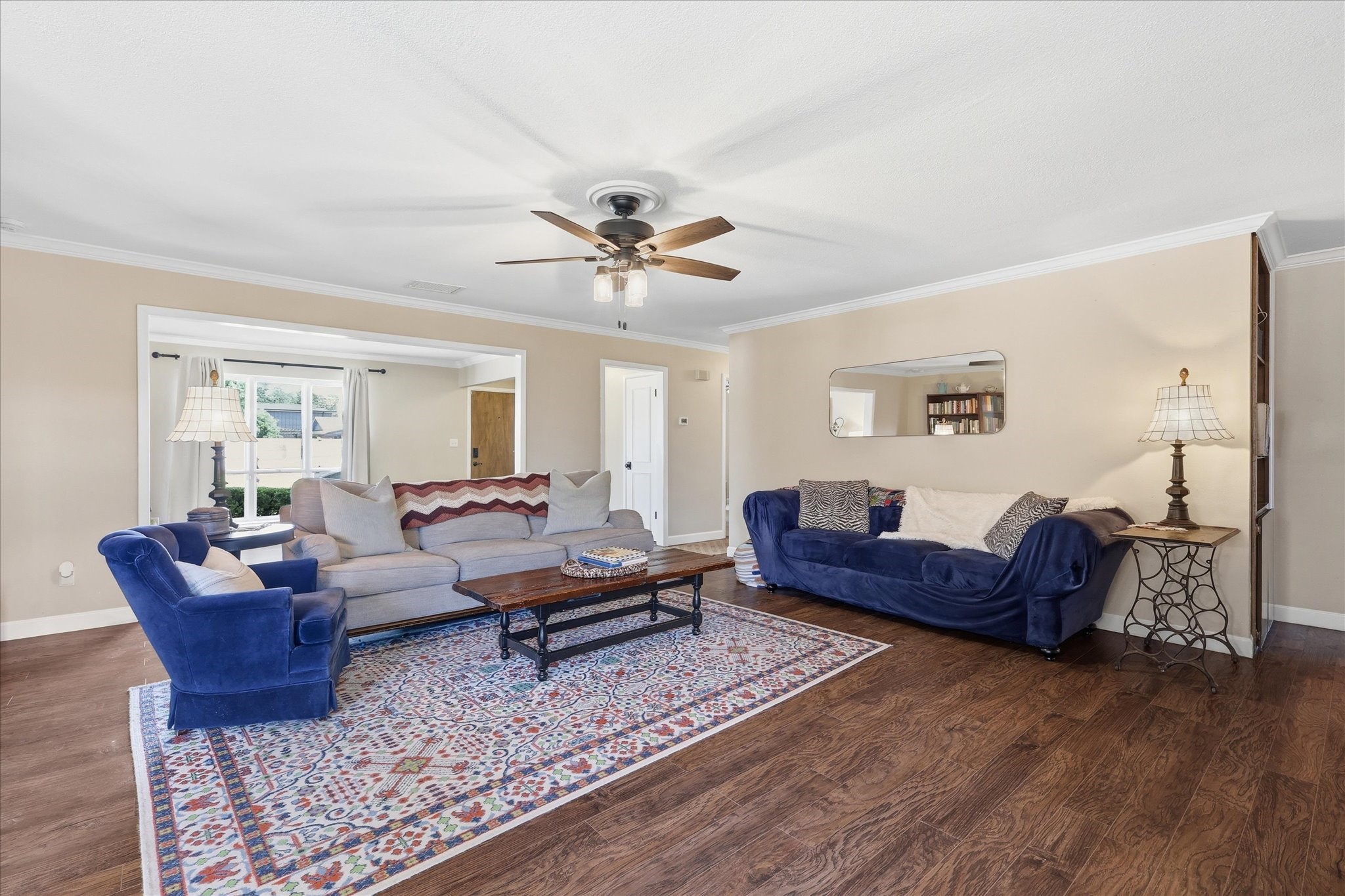 217 E Louella Drive Hurst TX 76054