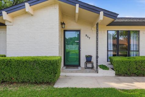 217 E Louella Drive Hurst TX 76054