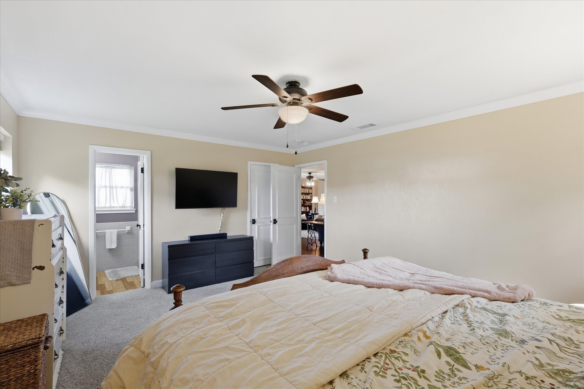 217 E Louella Drive Hurst TX 76054