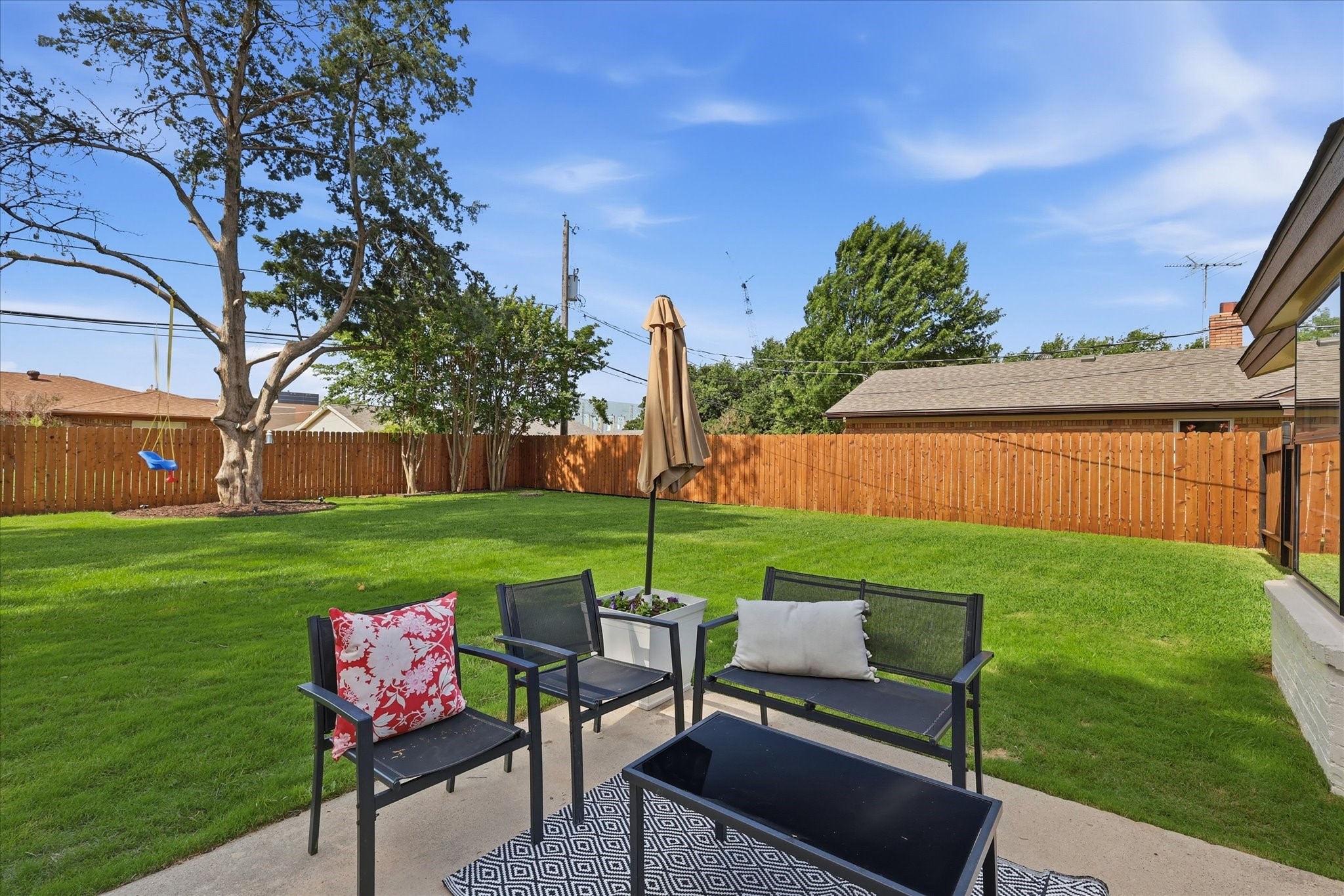 217 E Louella Drive Hurst TX 76054