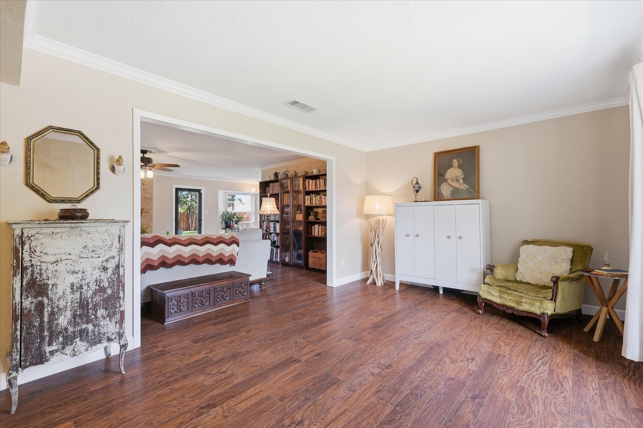 217 E Louella Drive Hurst TX 76054