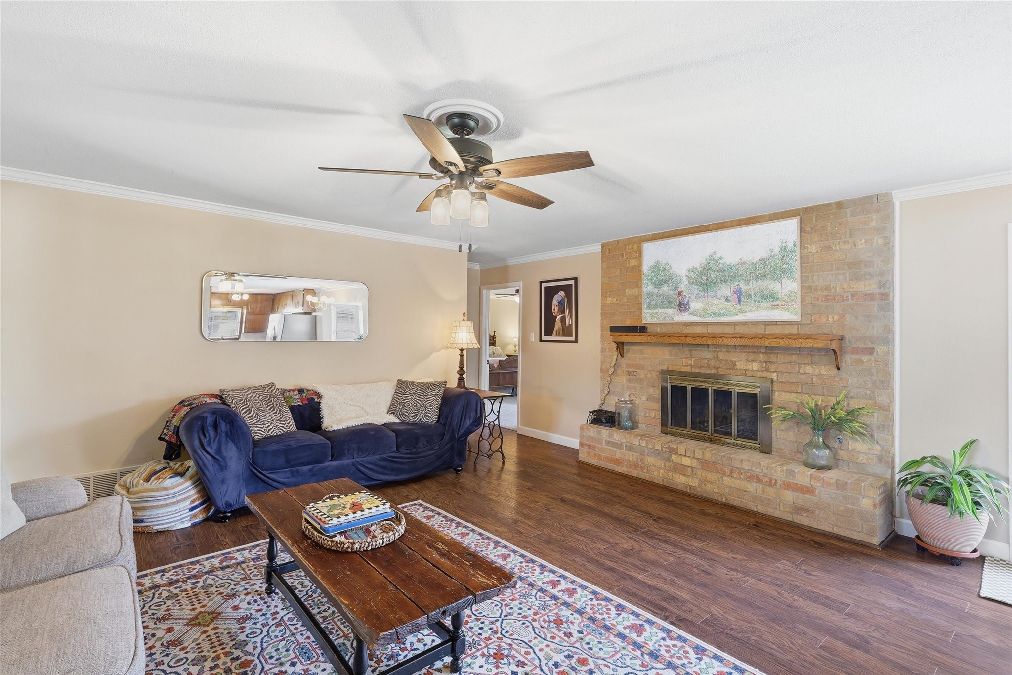217 E Louella Drive Hurst TX 76054