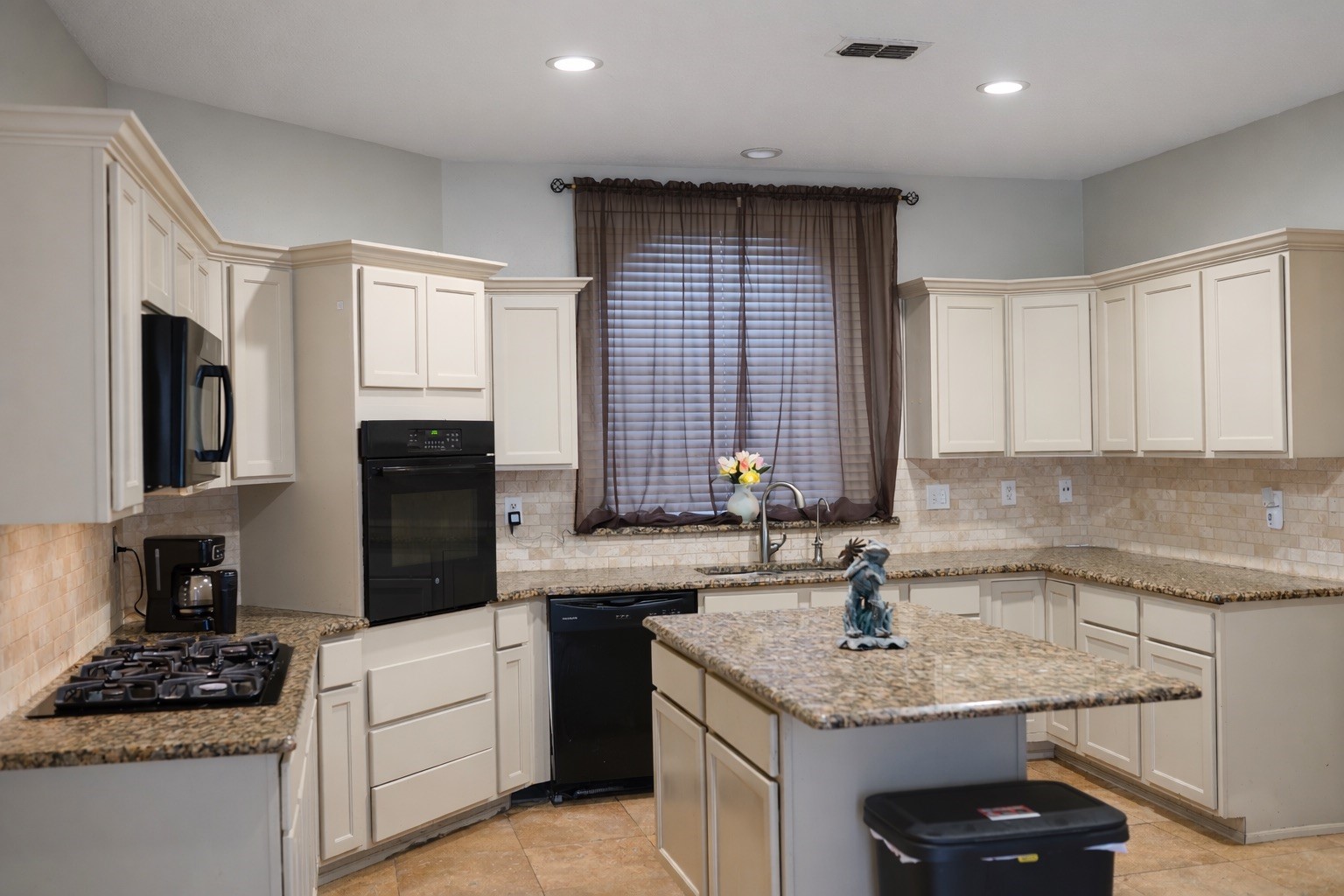 1005 Twin Creek Drive Desoto TX 75115