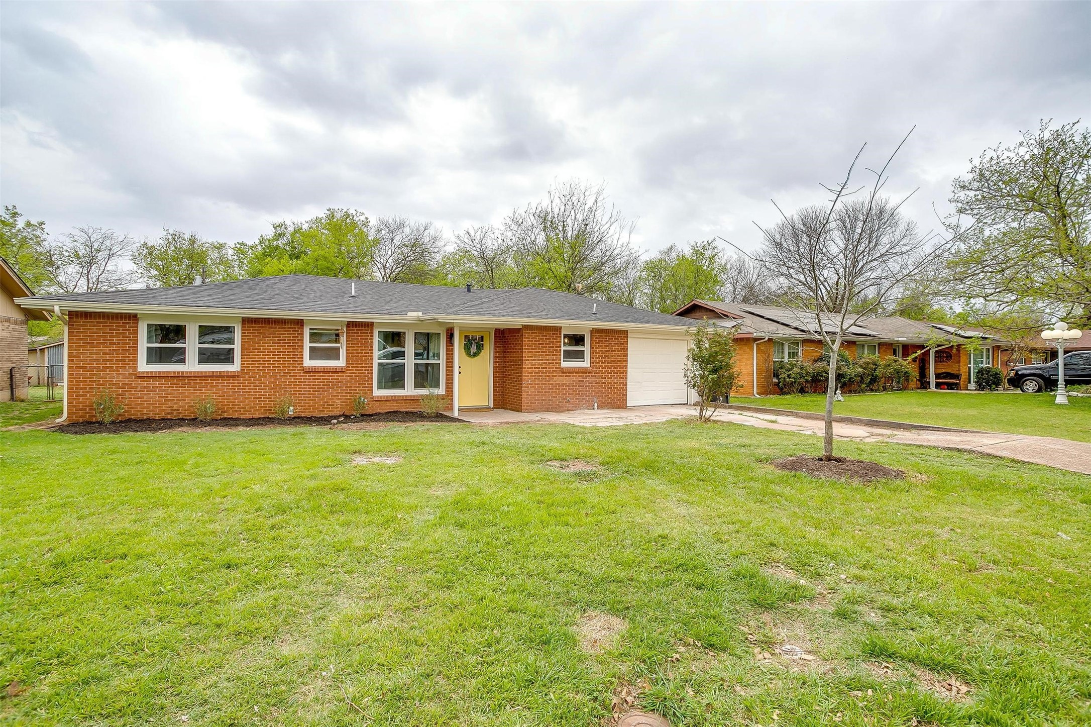 1113 Davis Street Cleburne TX 76033
