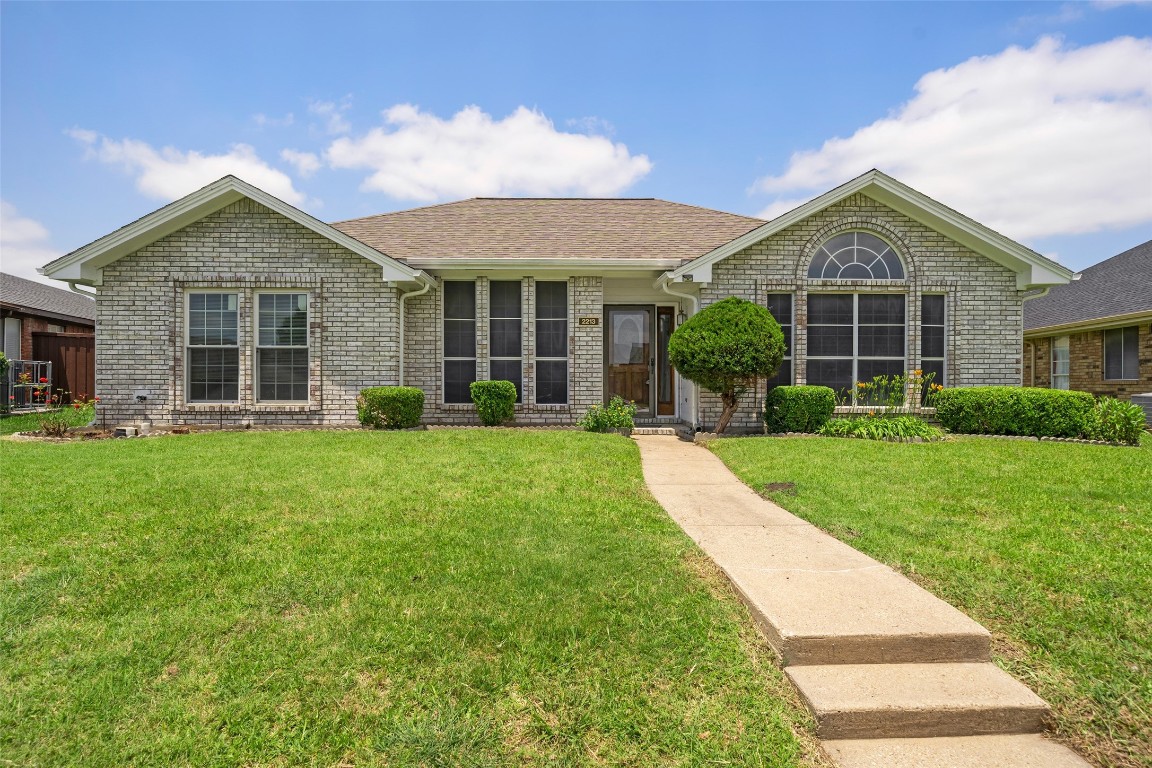2213 Knighthood Lane Garland TX 75044