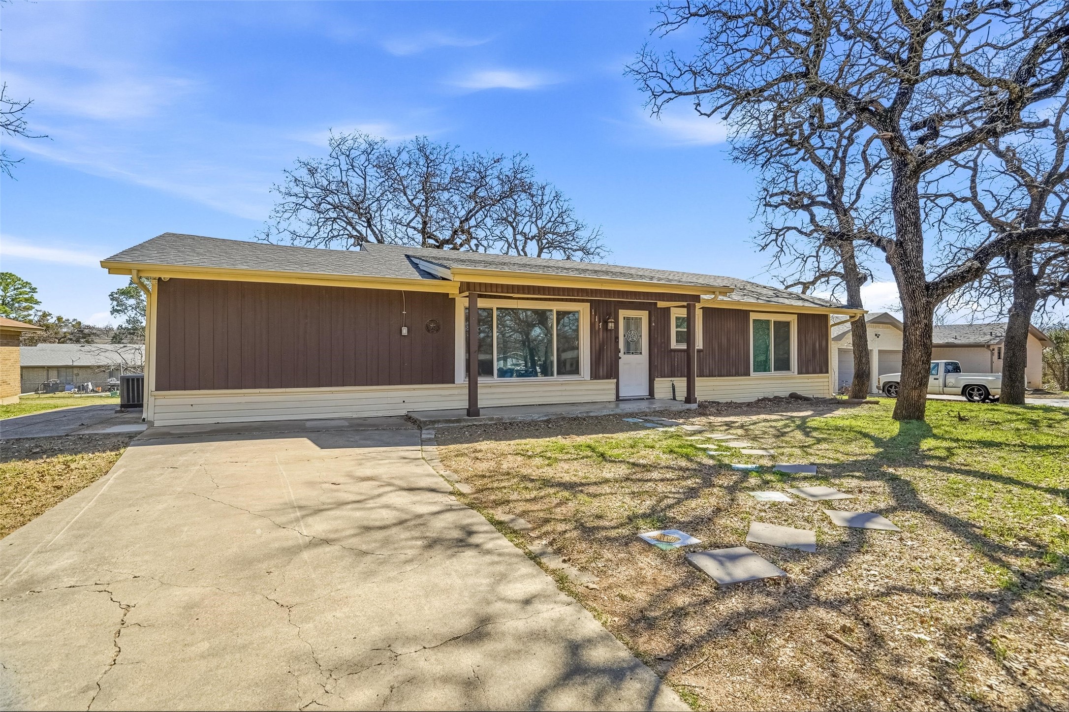 117 Oakwood Drive Keene TX 76059