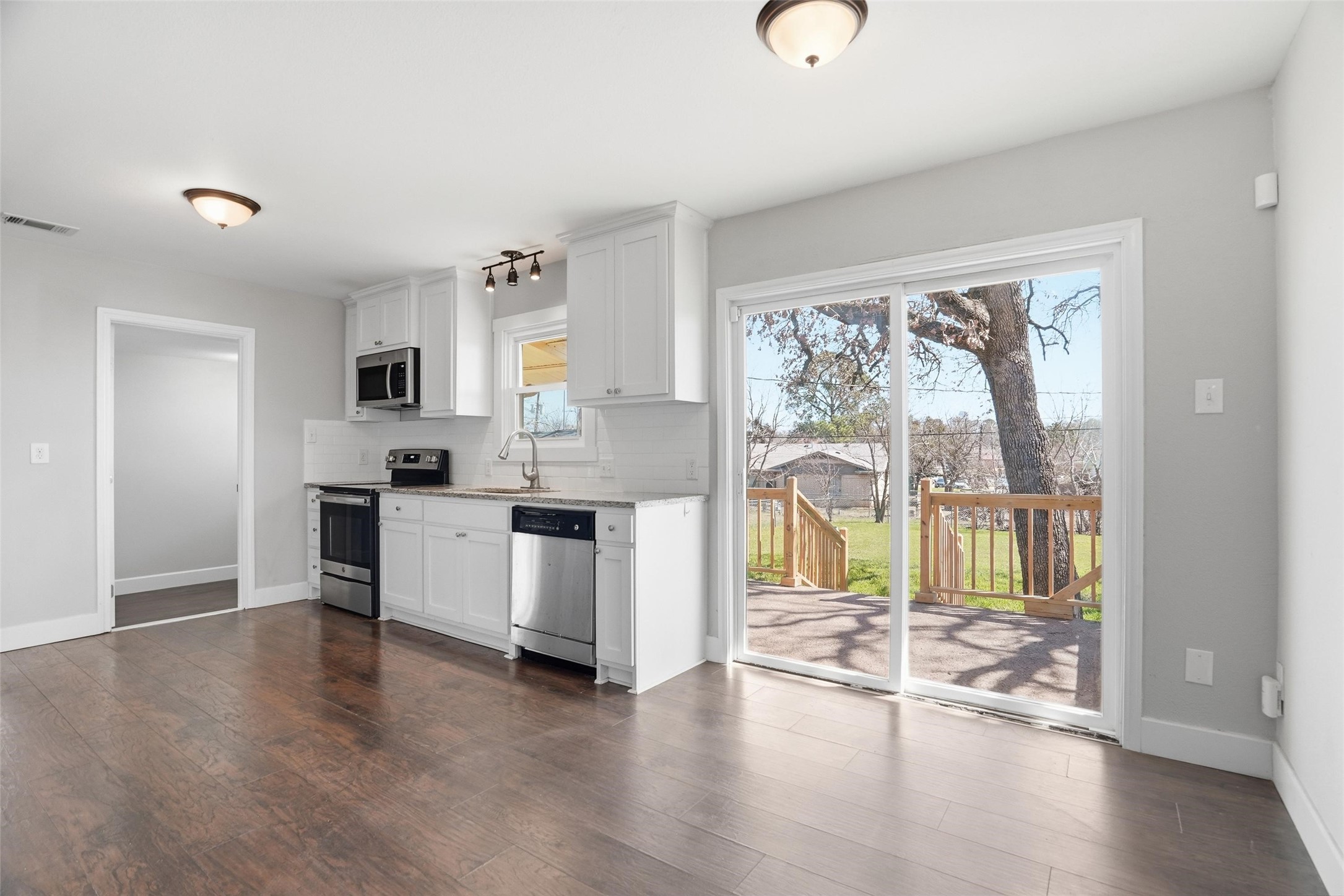 117 Oakwood Drive Keene TX 76059