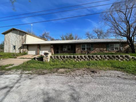 901 W College Avenue Comanche TX 76442
