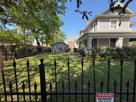 1800 Hurley Avenue Fort Worth TX 76110