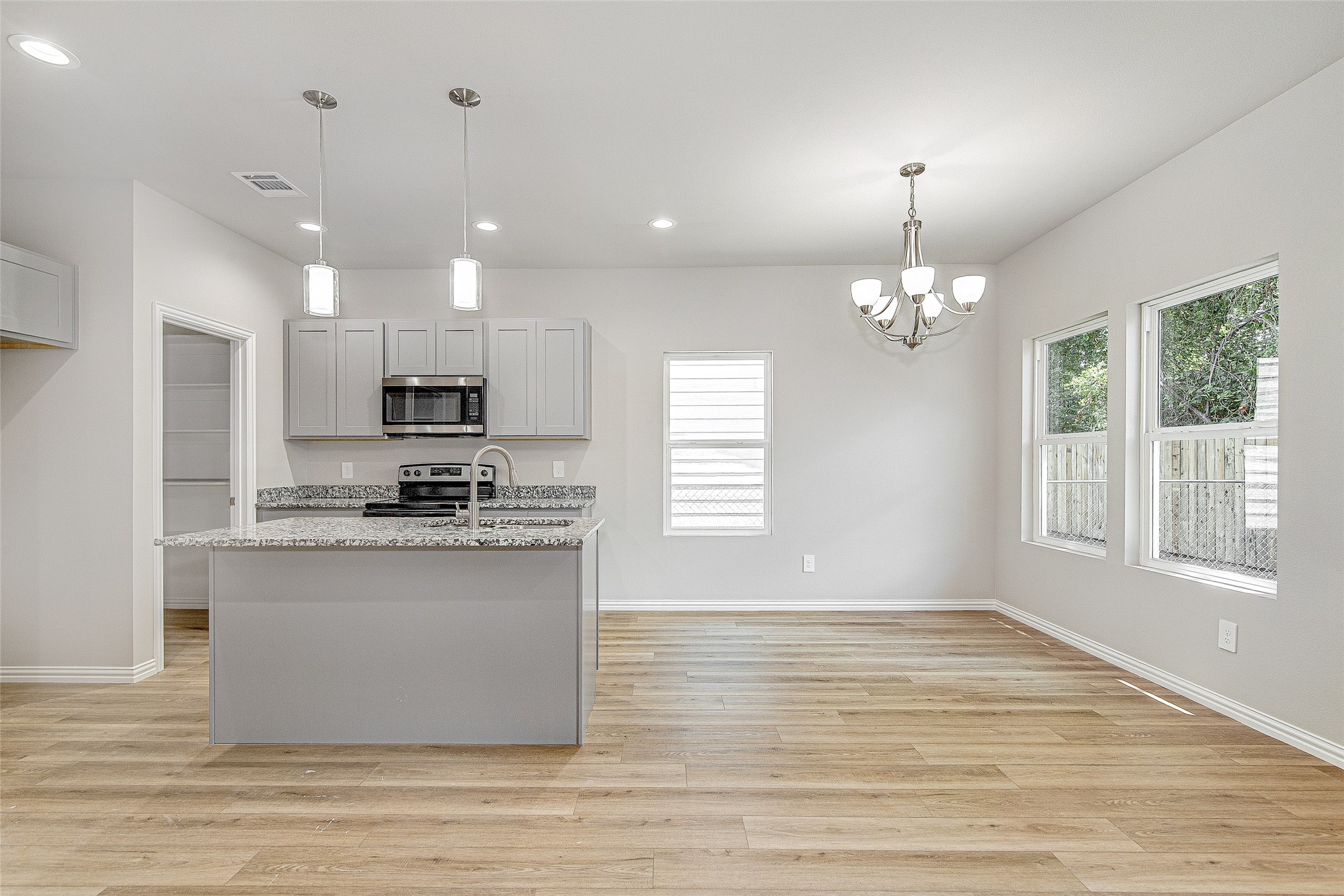 2515 Birdell Court Fort Worth TX 76105