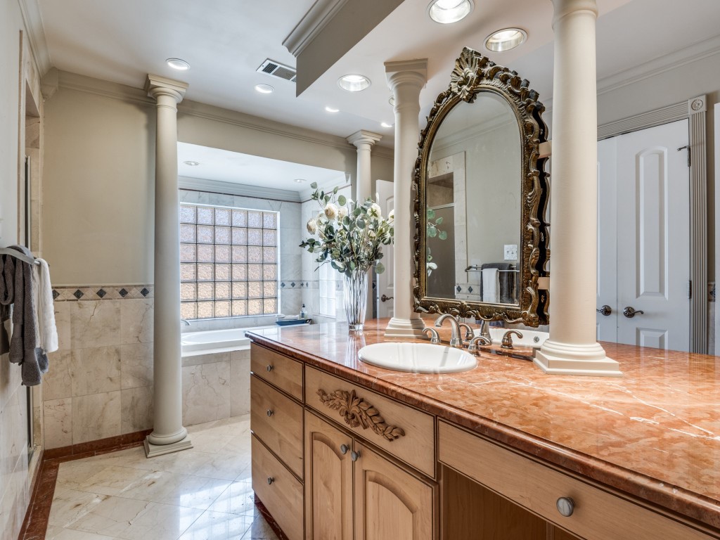 2810 Club Meadow Drive Garland TX 75043