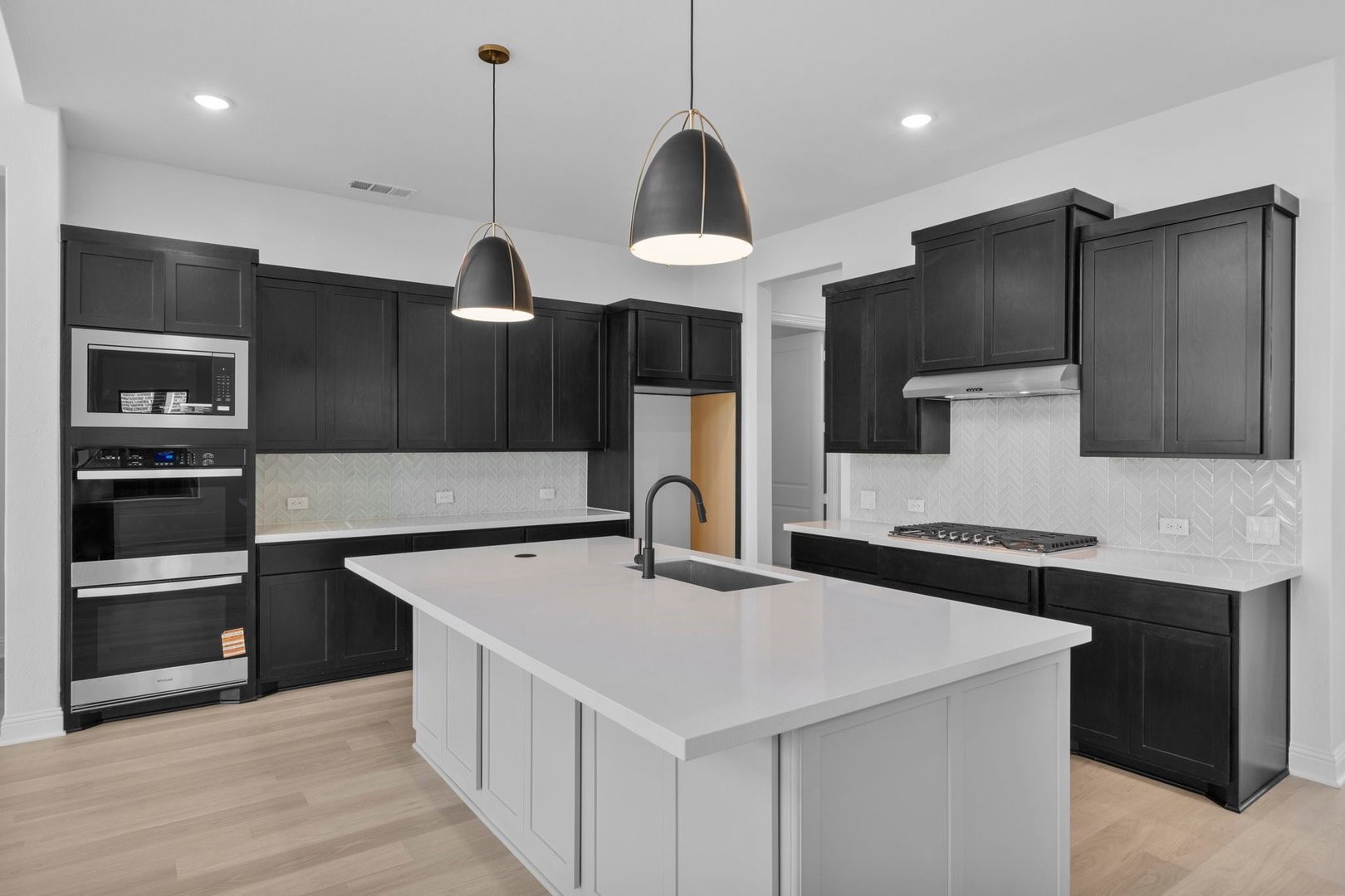 1412 Buttercup Avenue Aubrey TX 76227