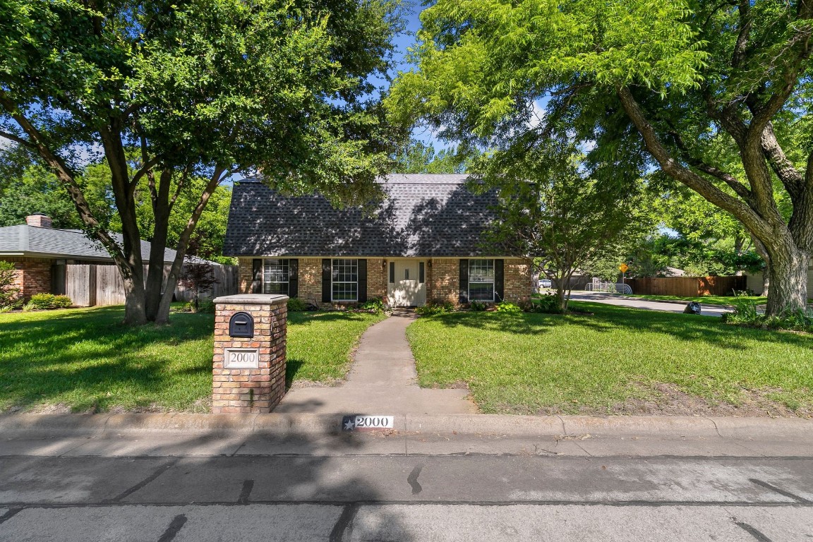 2000 Winewood Lane Arlington TX 76013
