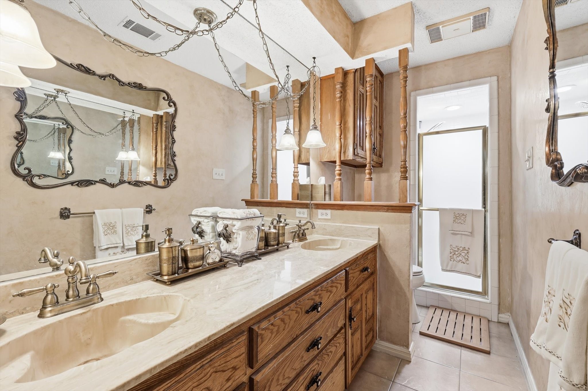 2910 Lakeshore Court Arlington TX 76013
