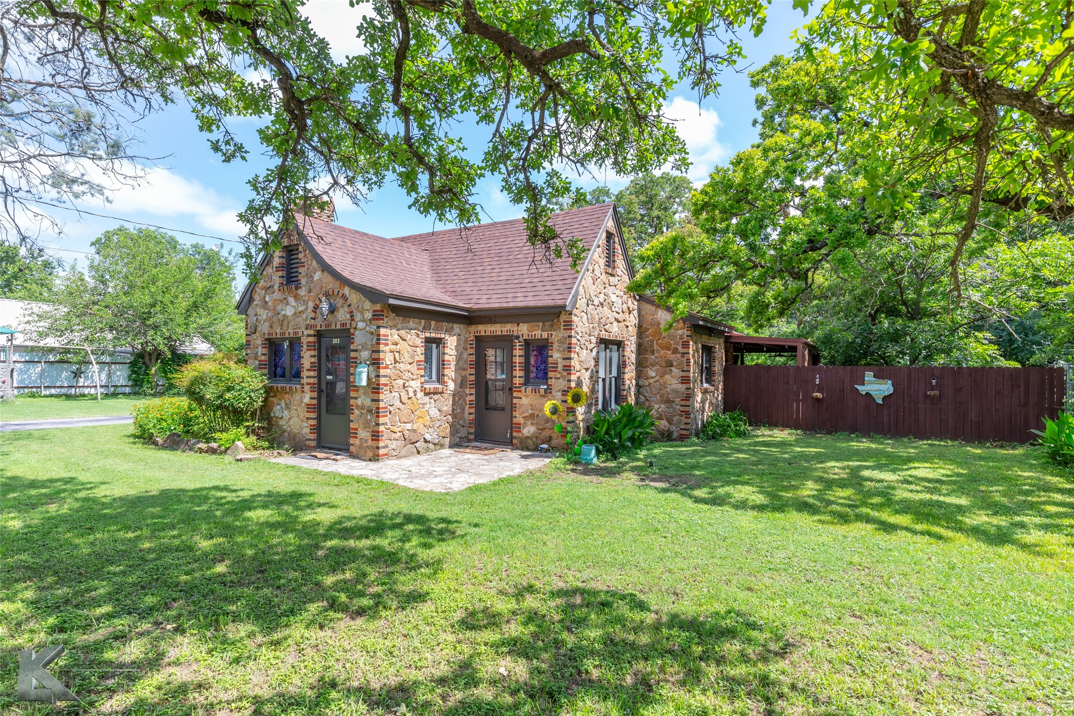 202 E Ross Street Rising Star TX 76471