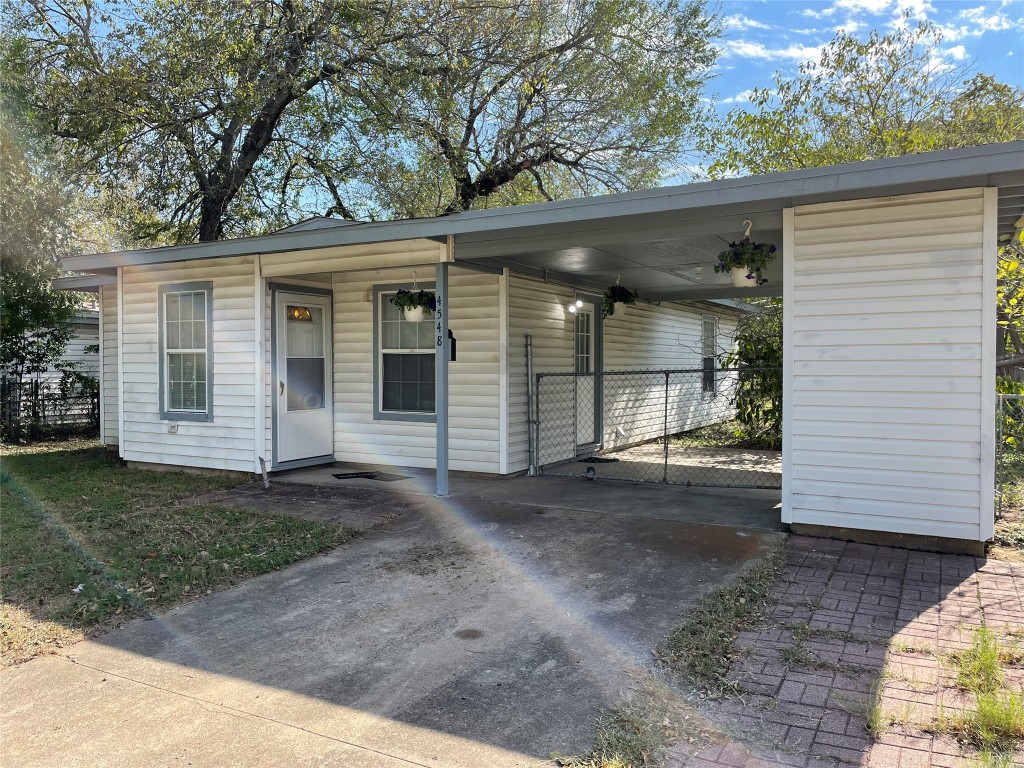 4548 Newman Drive Haltom City TX 76117