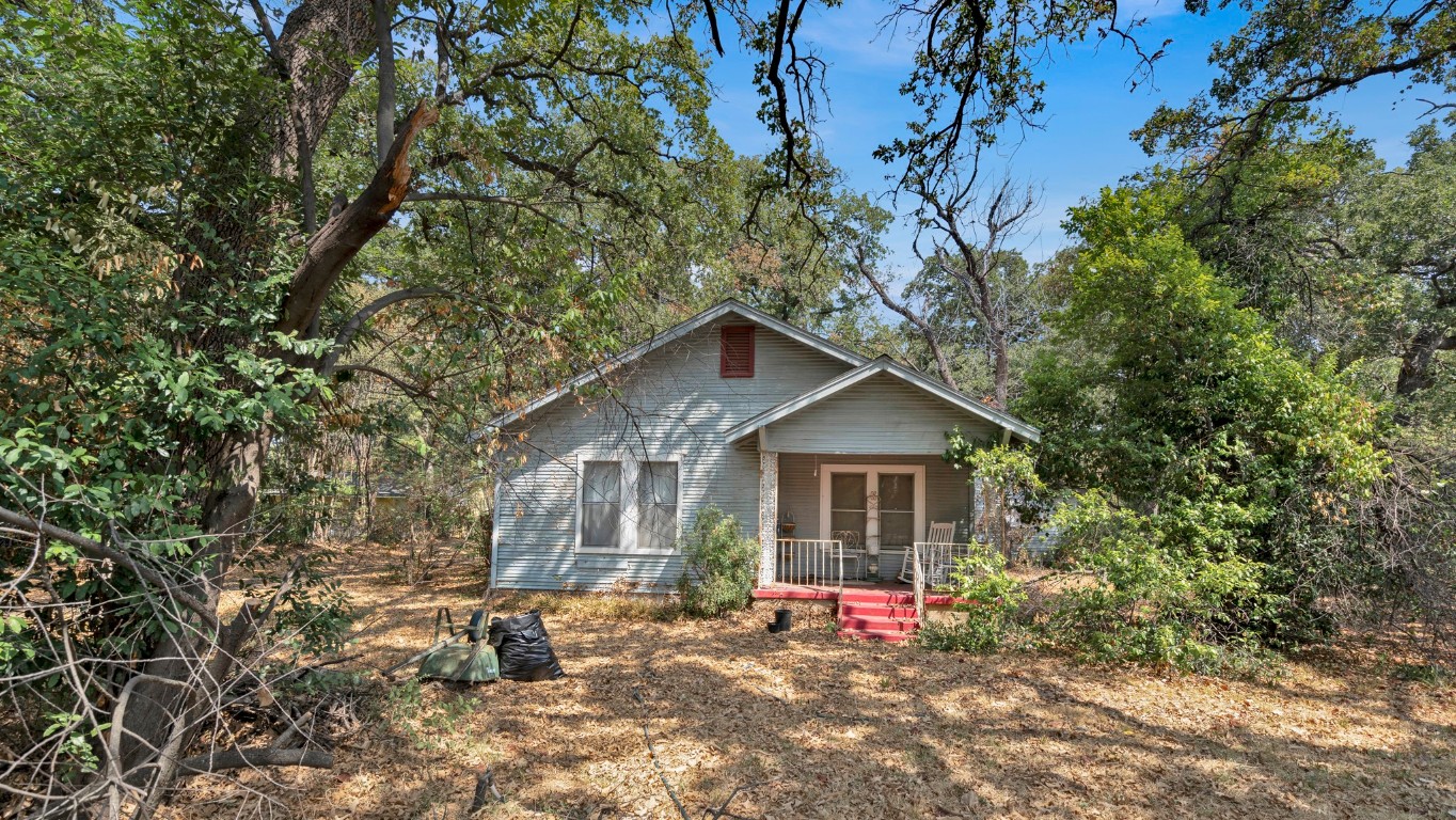 1601 W 2nd Street Arlington TX 76013