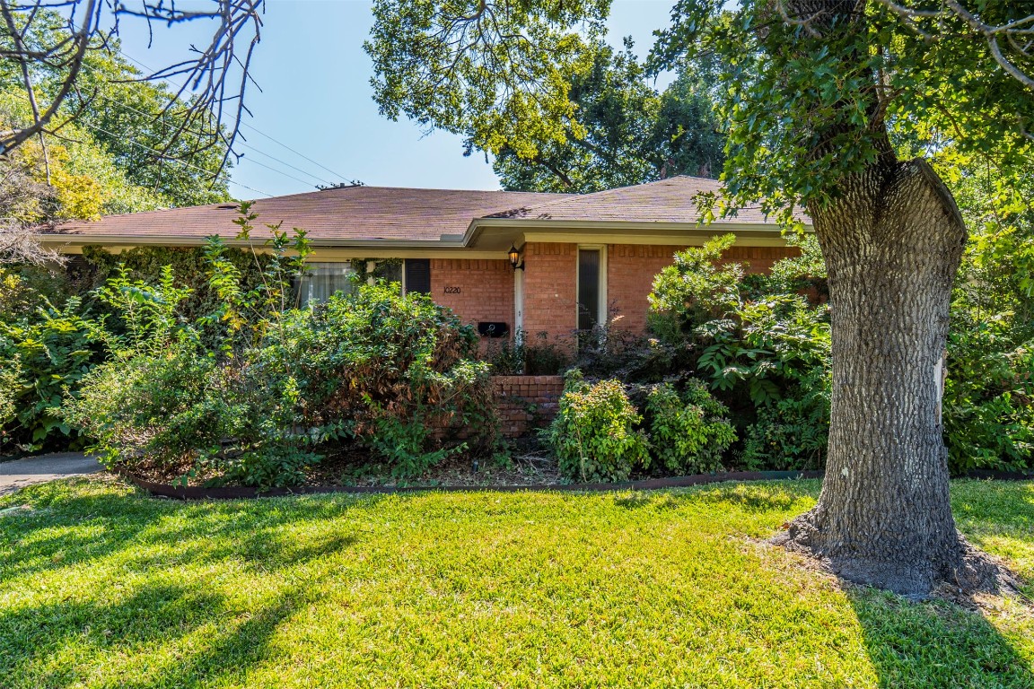 10220 Northlake Drive Dallas TX 75218