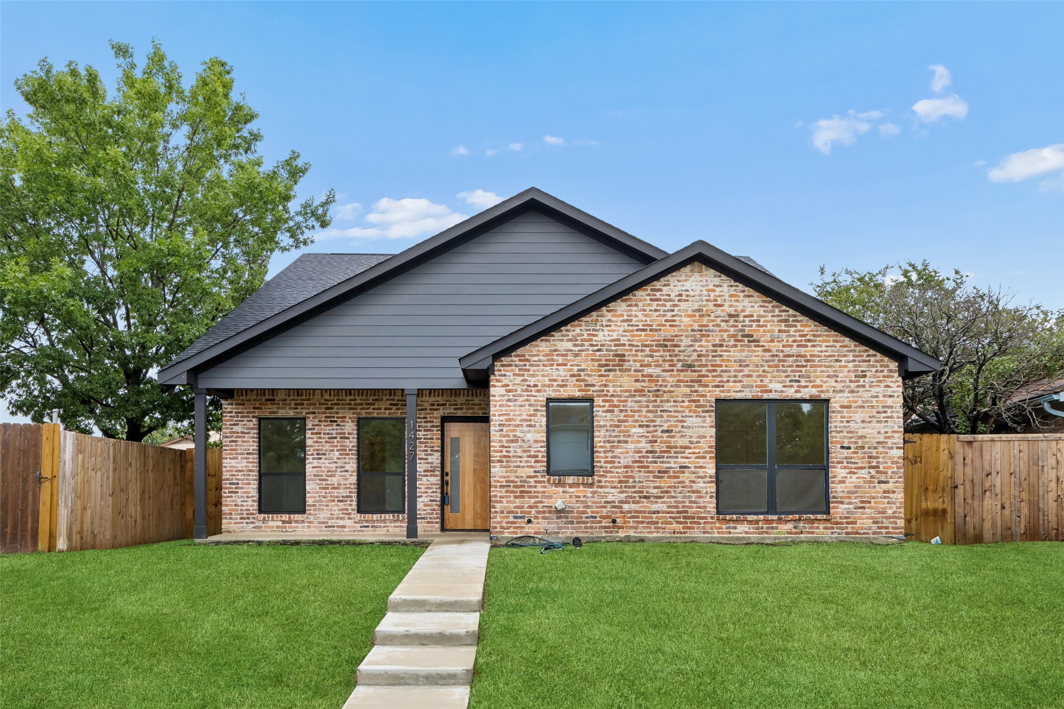1427 Smokehouse Street Mesquite TX 75149