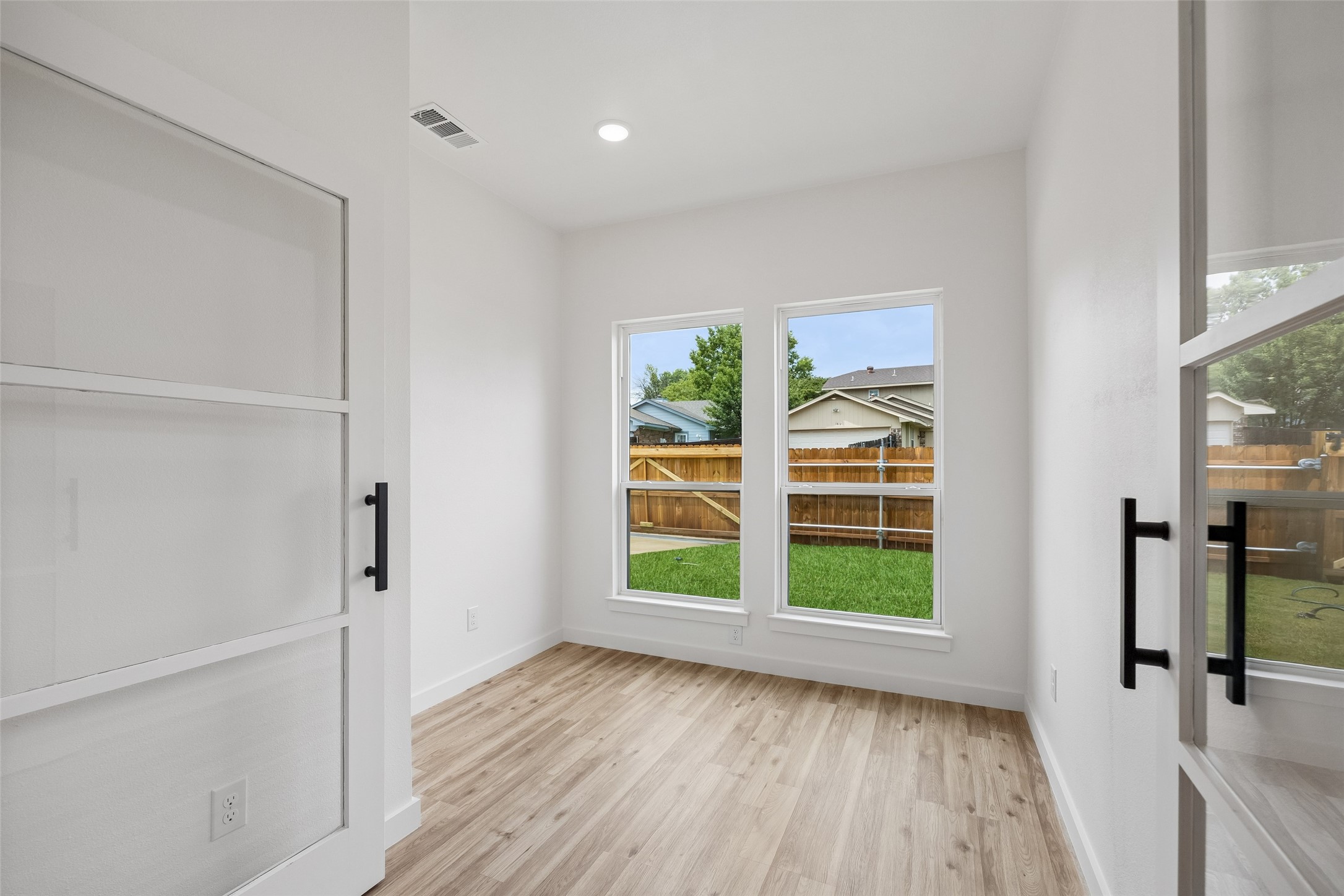 1427 Smokehouse Street Mesquite TX 75149