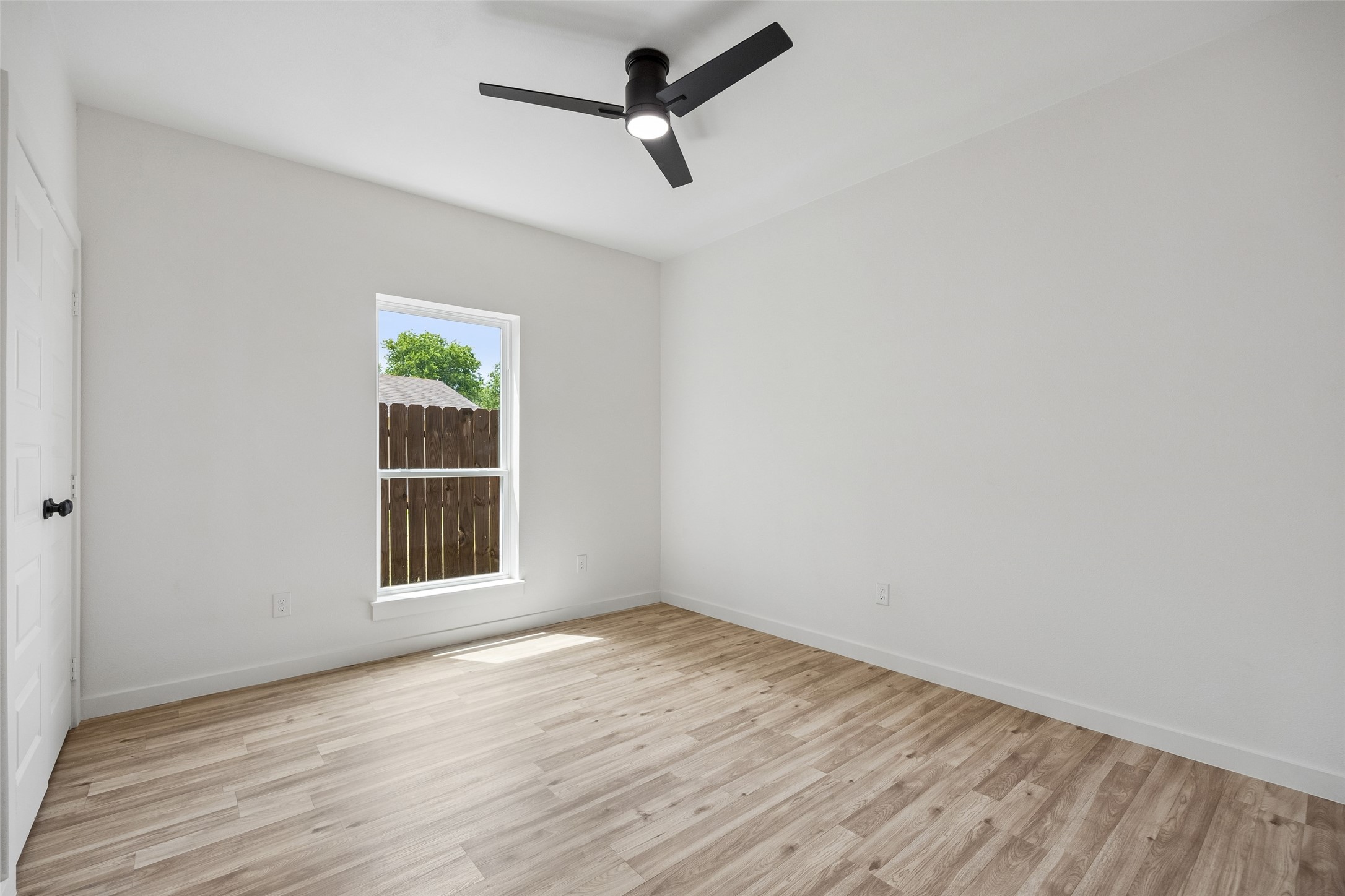1427 Smokehouse Street Mesquite TX 75149