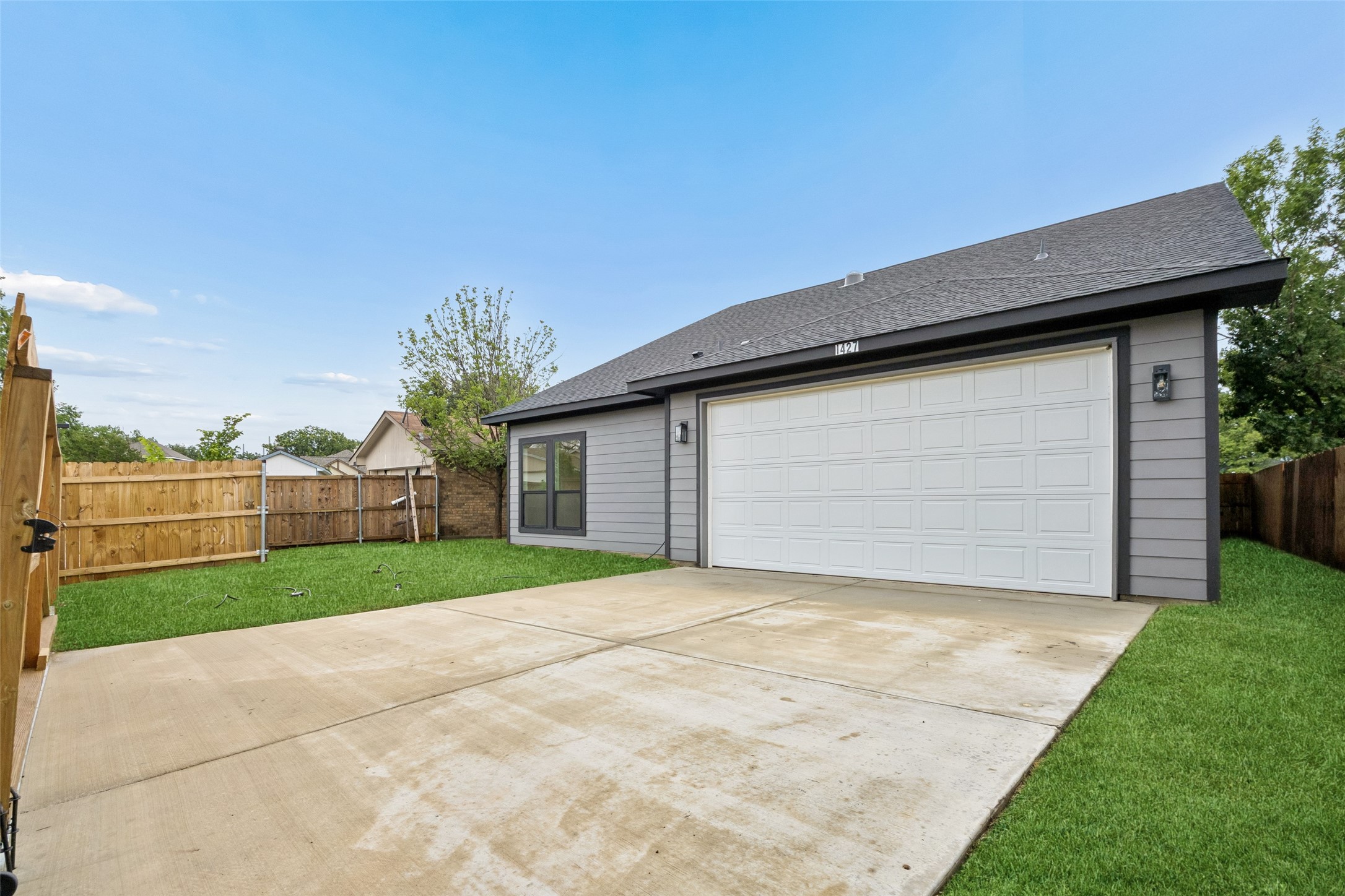 1427 Smokehouse Street Mesquite TX 75149