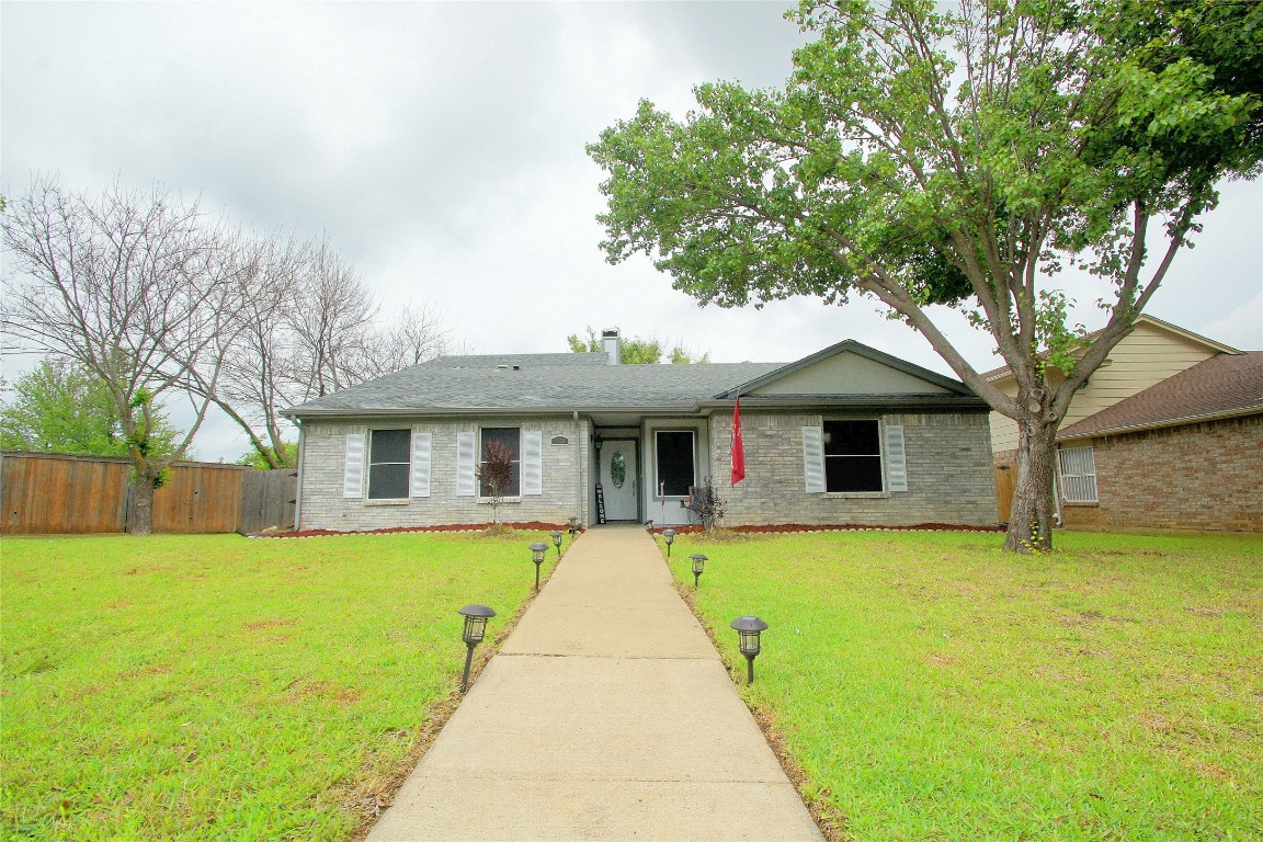 1027 Flower Drive Arlington TX 76017