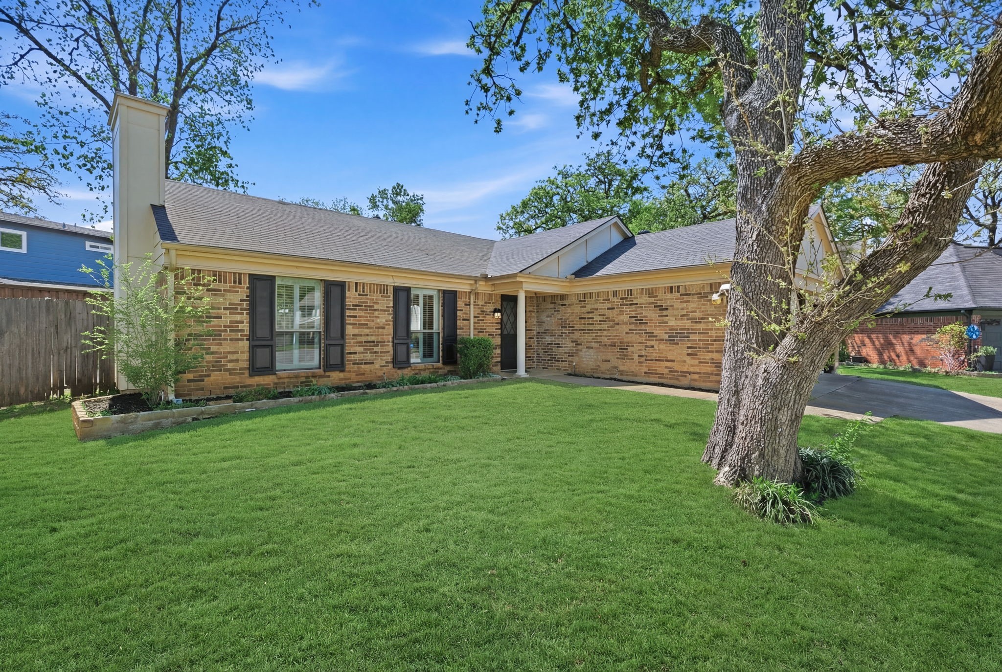 404 Knoll Wood Court Euless TX 76039