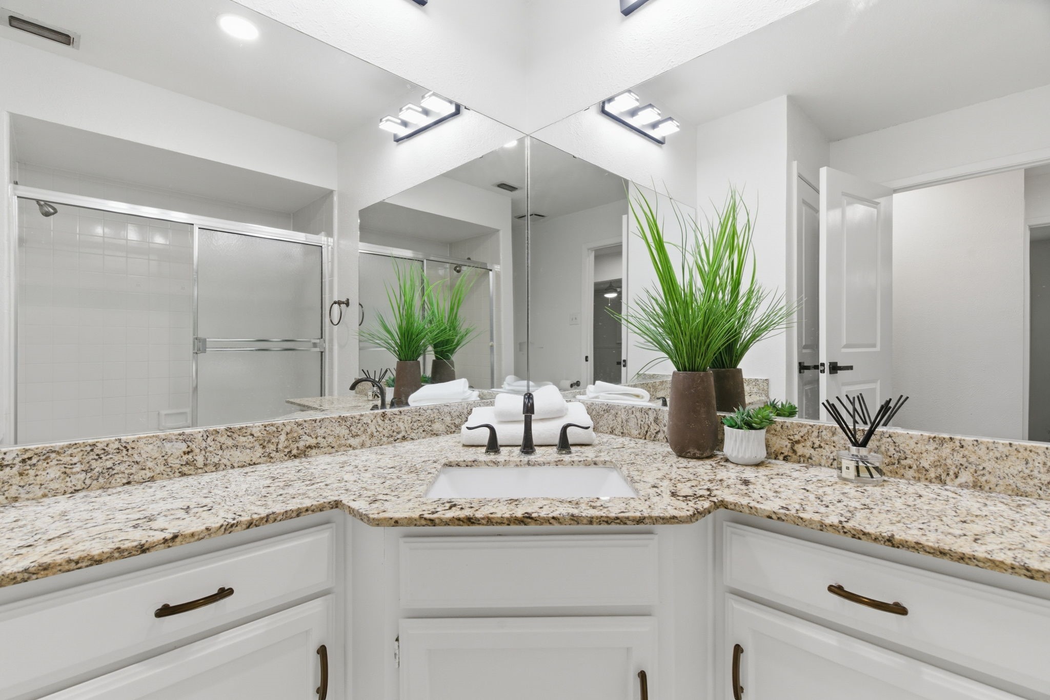 404 Knoll Wood Court Euless TX 76039