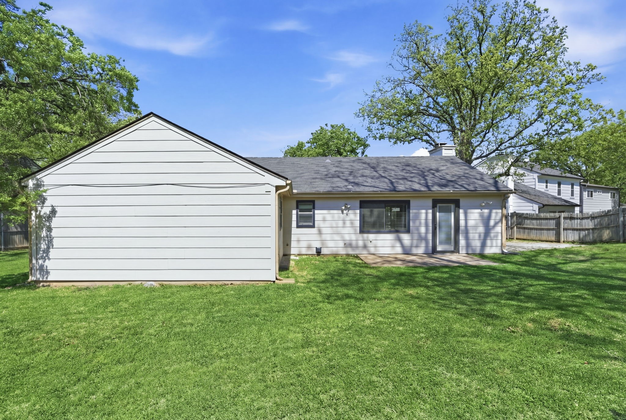 404 Knoll Wood Court Euless TX 76039